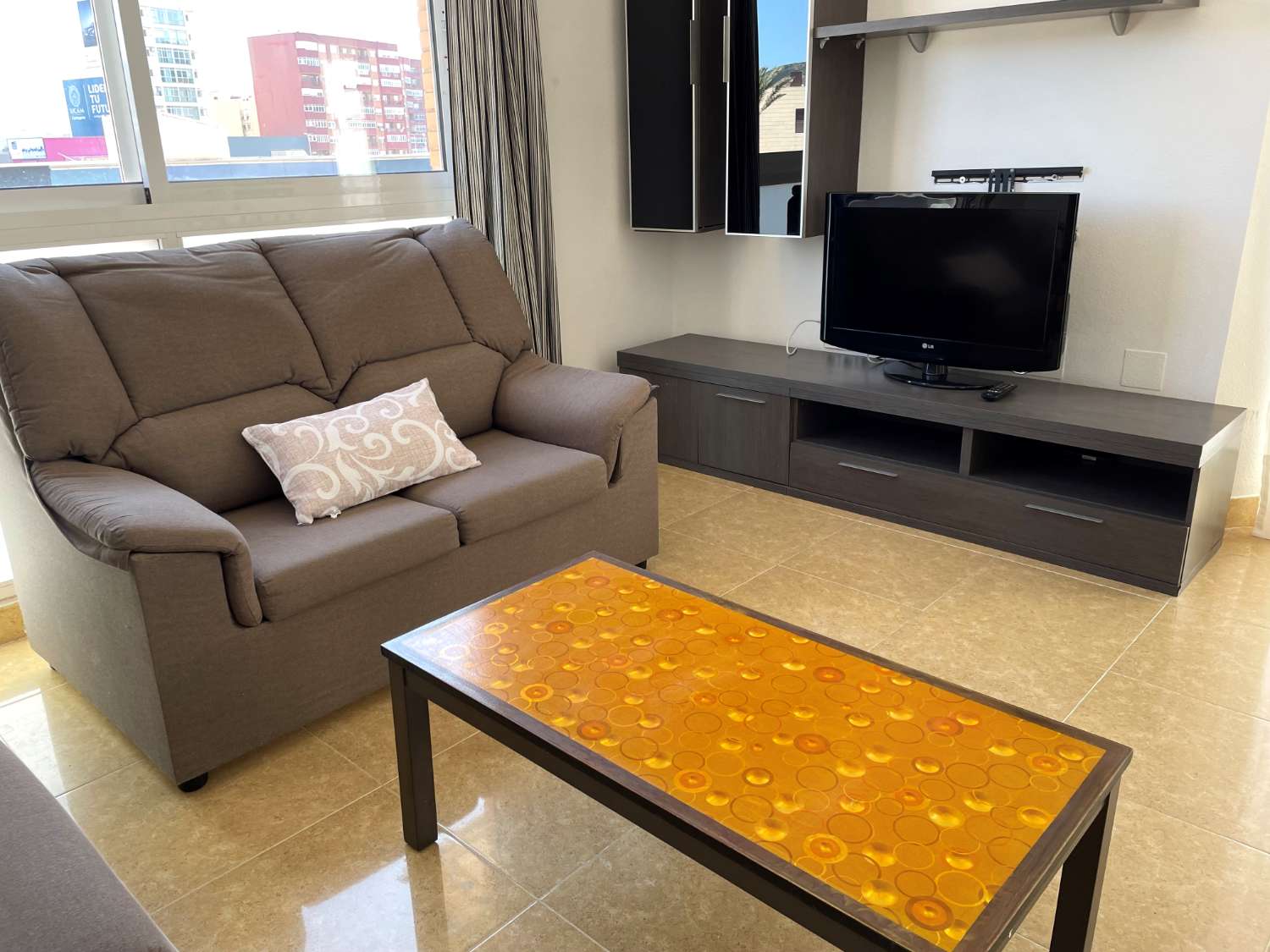 SPACIOUS FURNISHED APARTMENT AND GARAGE