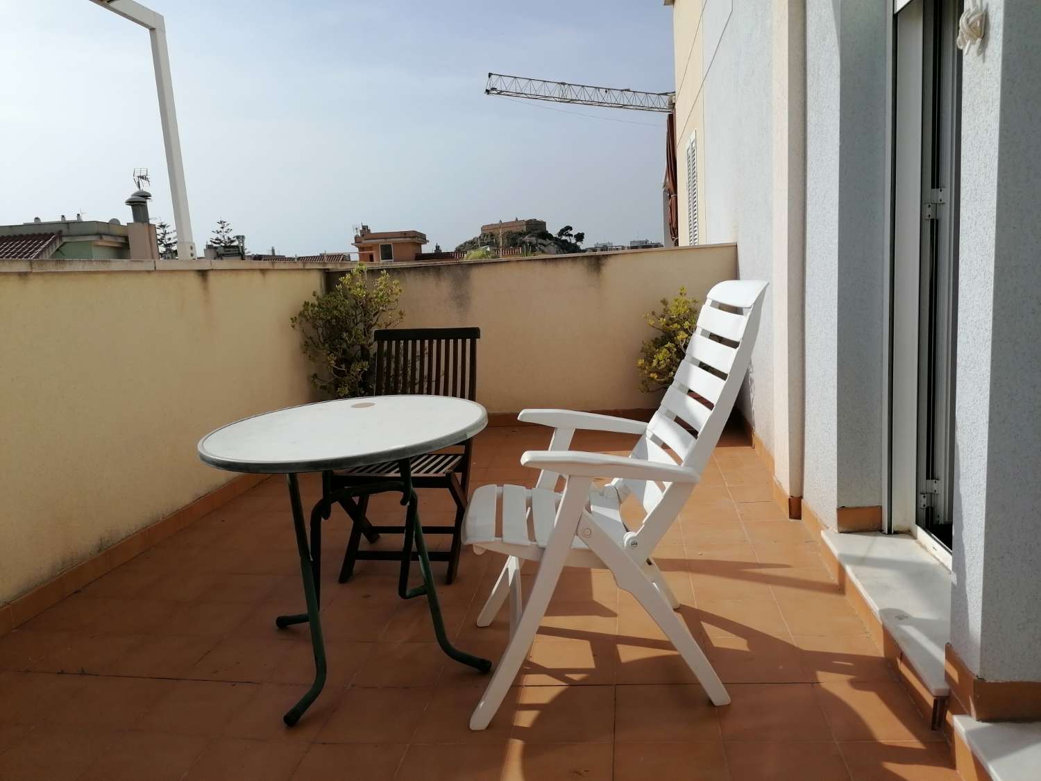 ATICO de 2 HABITACIONES AMUEBLADO Y CON GARAJE