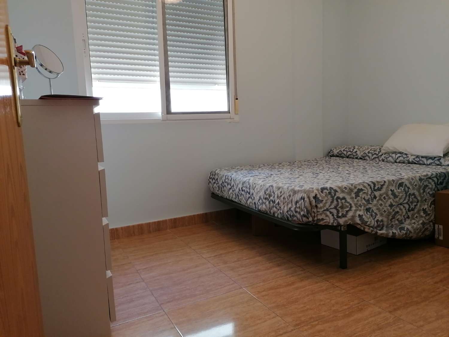 ATICO de 2 HABITACIONES AMUEBLADO Y CON GARAJE