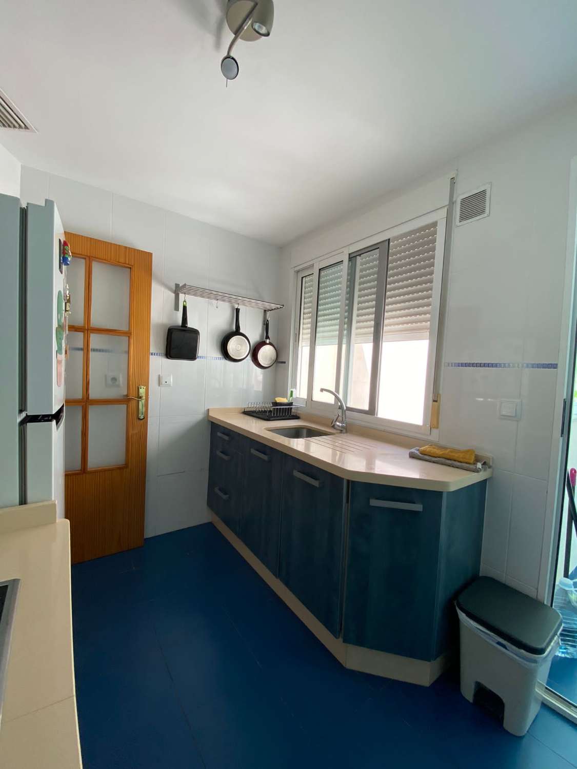 ATICO de 2 HABITACIONES AMUEBLADO Y CON GARAJE
