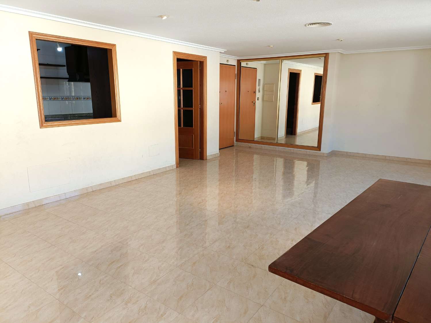 LARGE APARTMENT IN PORTMAN WITH GARAGE AND STORAGE ROOM