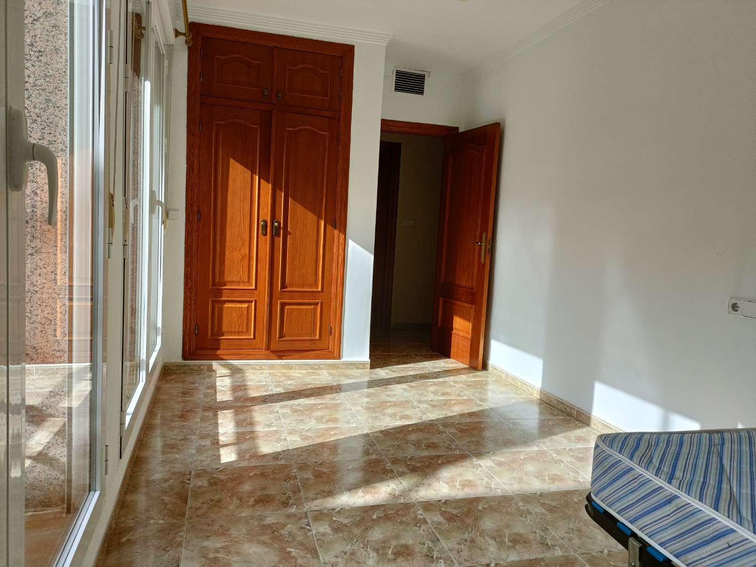 VIVIENDA UNIFAMILIAR