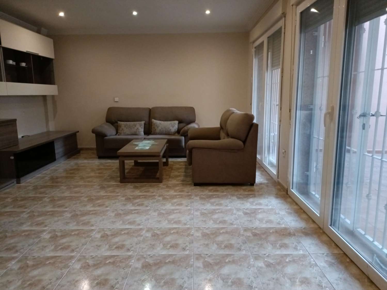VIVIENDA UNIFAMILIAR