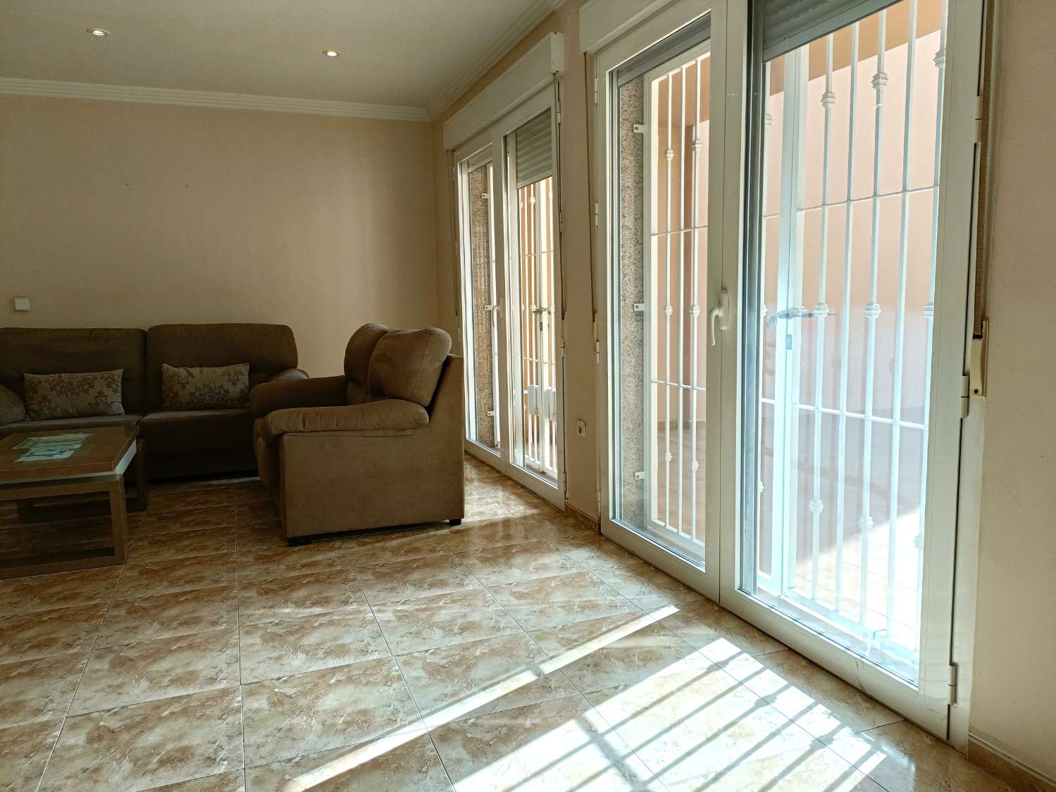 VIVIENDA UNIFAMILIAR