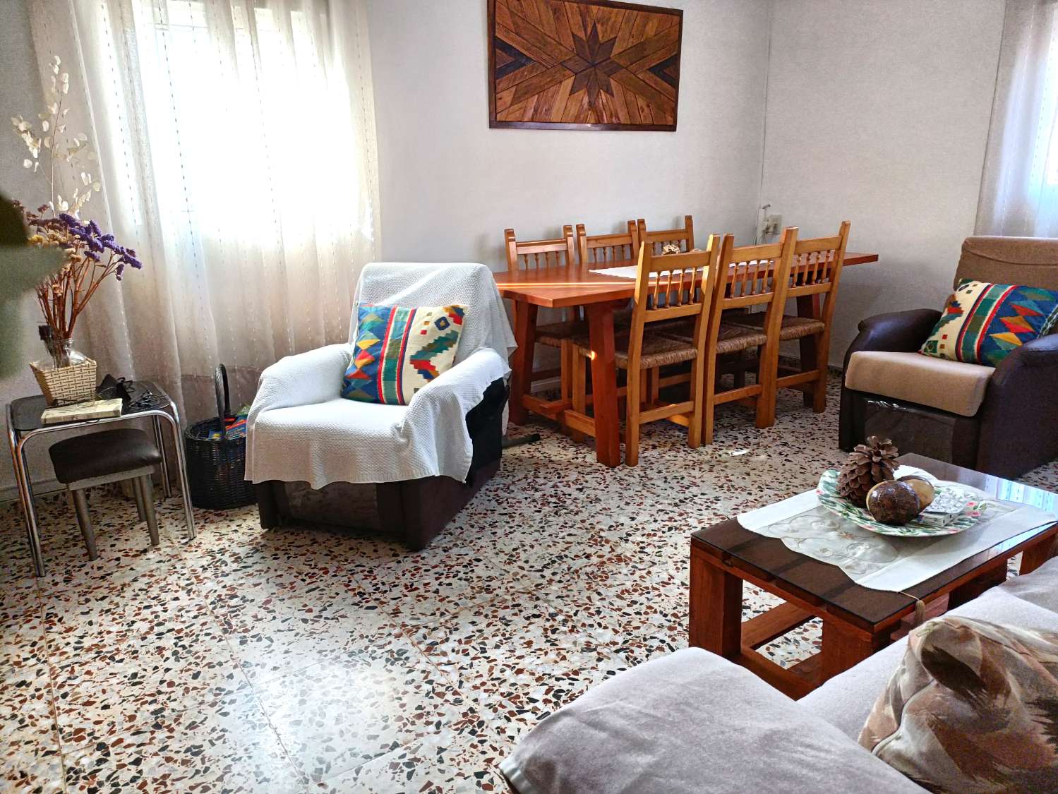 CASA RESIDENCIAL INDEPENDIENTE CON PISCINA Y PARCELA