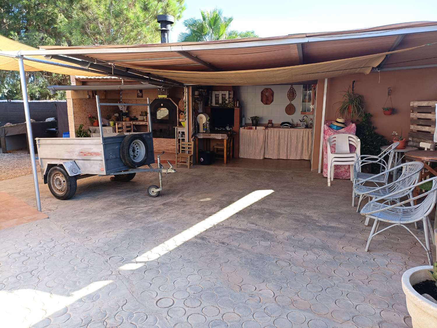 CASA RESIDENCIAL INDEPENDIENTE CON PISCINA Y PARCELA