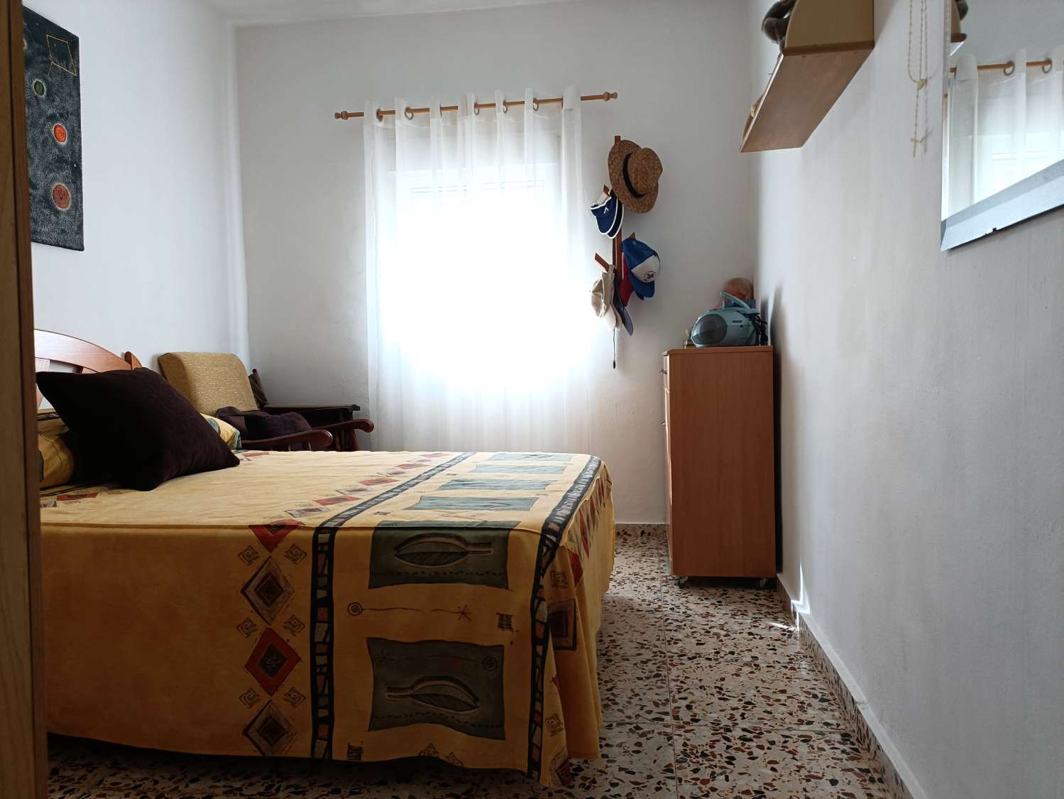 CASA RESIDENCIAL INDEPENDIENTE CON PISCINA Y PARCELA
