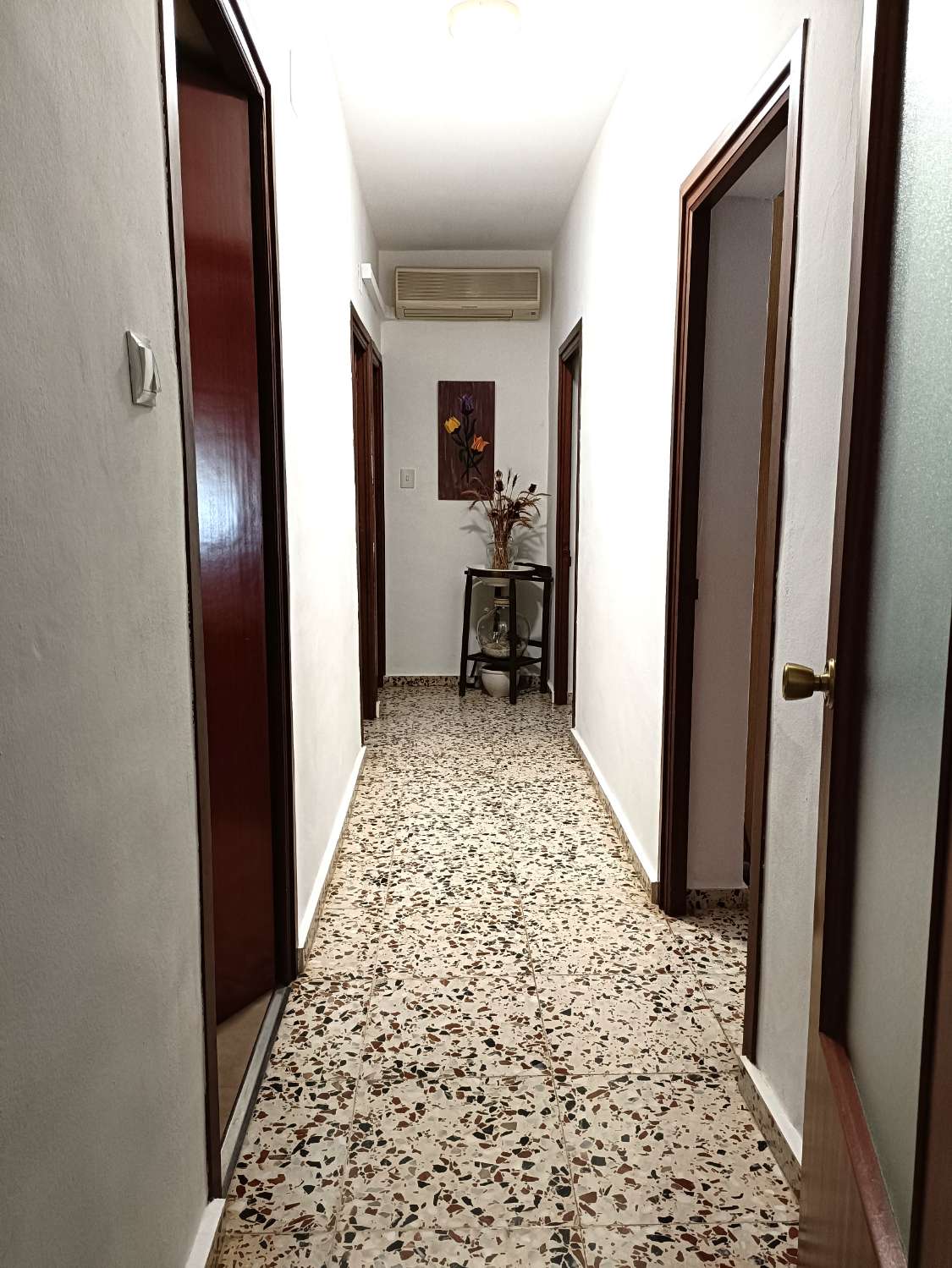 CASA RESIDENCIAL INDEPENDIENTE CON PISCINA Y PARCELA