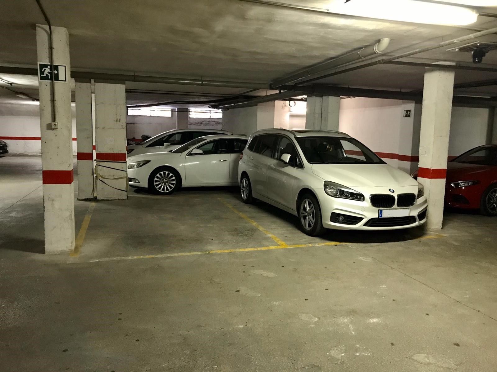 LARGE PARKING SPACE